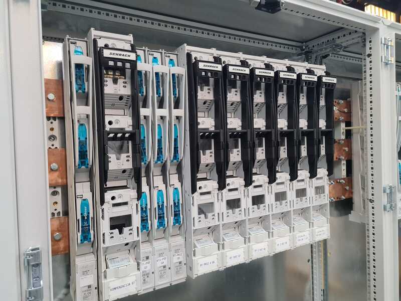 Detalj sklopne opreme u razvodnom ormaru